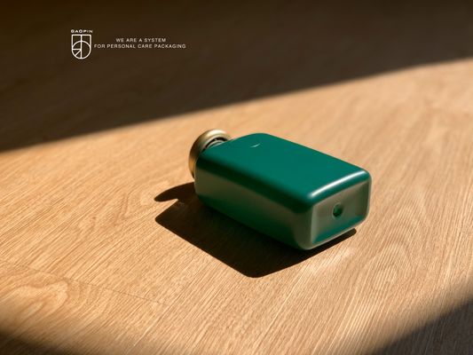 Бутылки шампуня выжимкы квадрата 350ml, пустая упаковка геля ливня